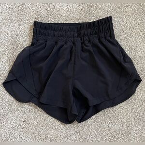 EUC Lululemon Track that High Rise lined short - 3” inseam in black